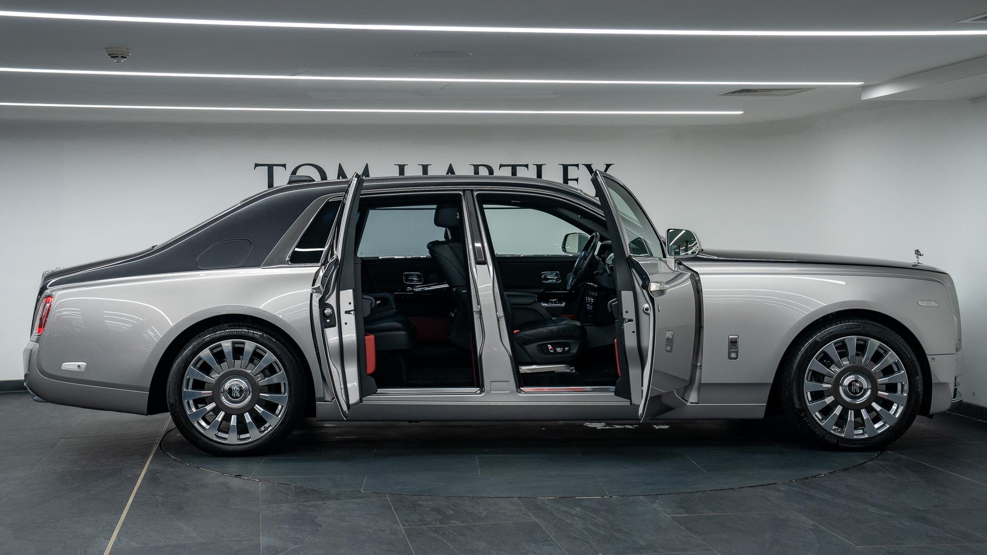 Rolls-Royce Phantom Photo 88e80445-d96a-4571-8d91-82b6ac0d93d1.jpg