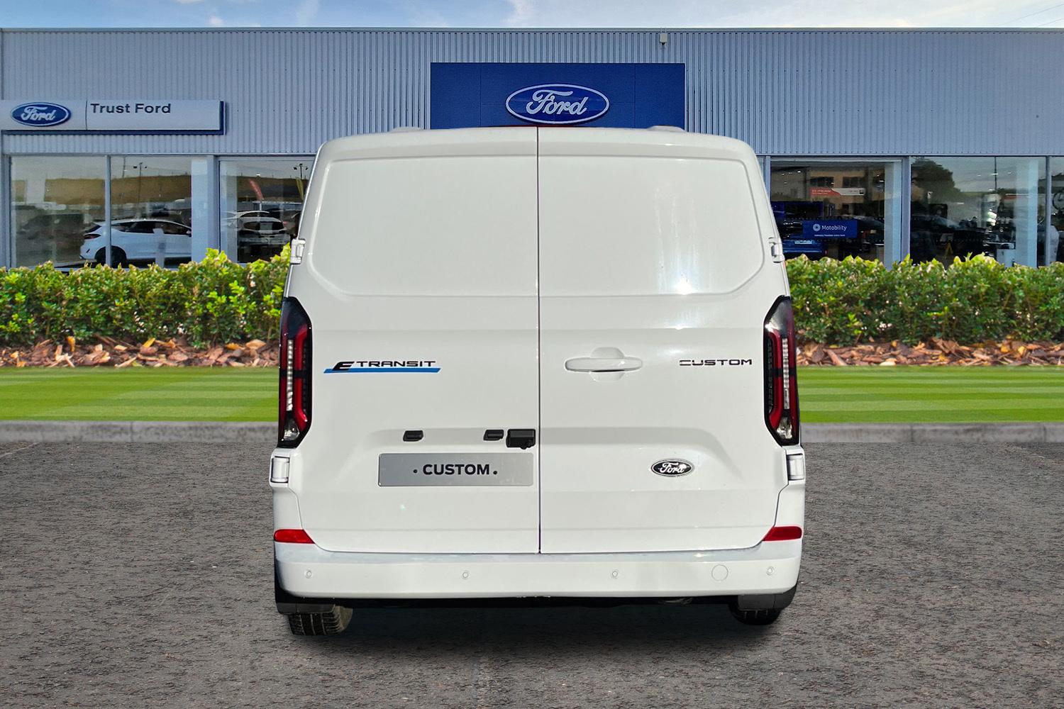 Ford E-TRANSIT CUSTOM Photo 12