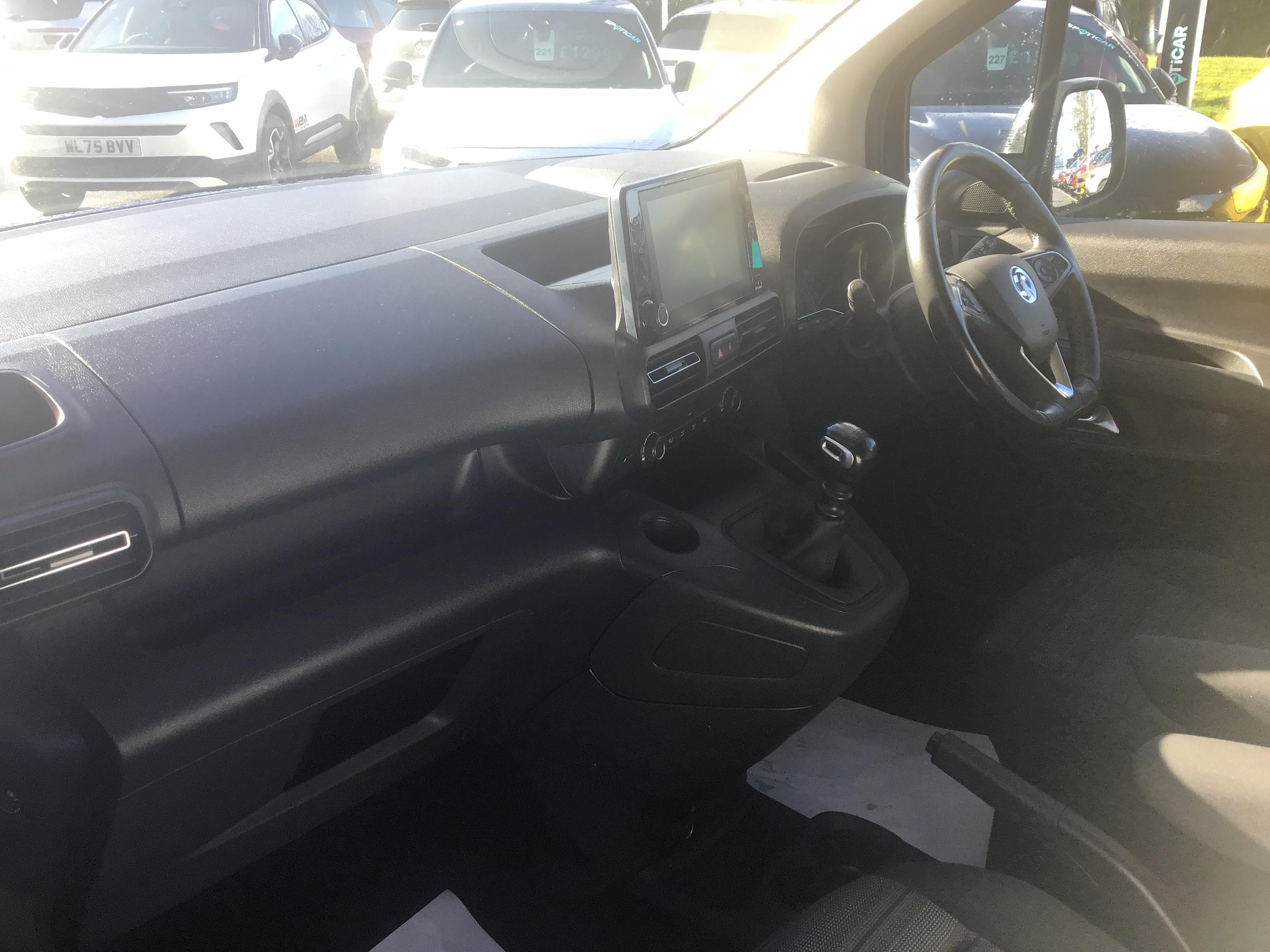 Vauxhall Combo Life Photo 25