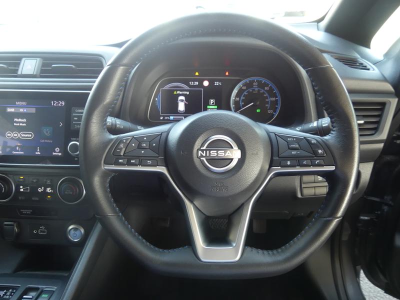 Nissan Leaf Photo 891199b4-8b79-40e3-93b2-ef1369ab0919.jpg