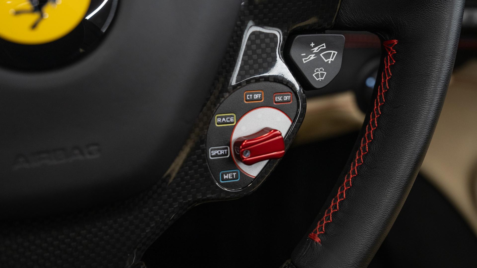 Ferrari 488 Photo 8915bd15-bc94-4fec-b94a-dcac2fa7198f.jpg