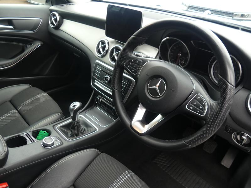 Mercedes-Benz GLA Photo 8927550b-46a4-42c2-8aab-3220c1f104c3.jpg