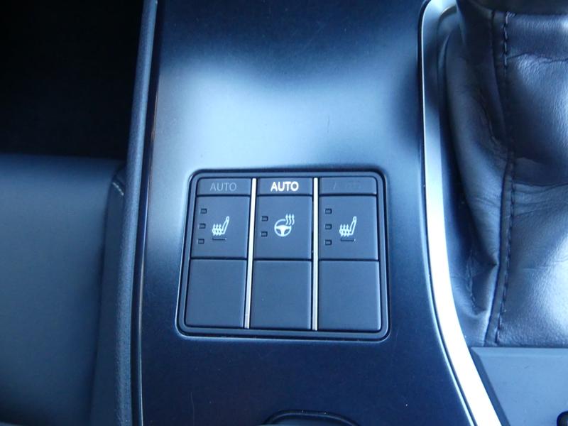 Lexus UX Photo 8927c759-a0da-497d-90f0-8d6ea0665150.jpg