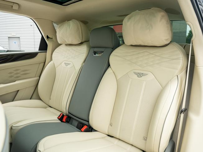 BENTLEY Bentayga Photo 24