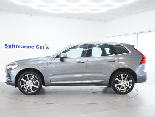 Volvo XC60 Photo 894152cb-1c79-4bea-ae2f-cad693fa4fad.jpg