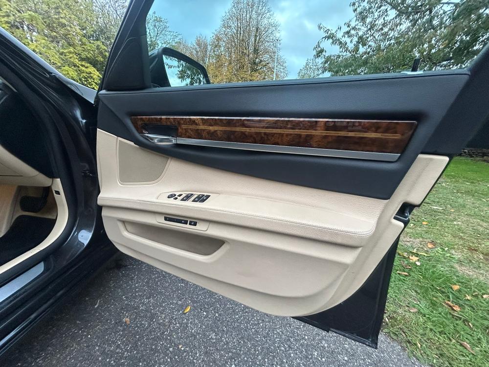 Used BMW 7 Series ESO65 22
