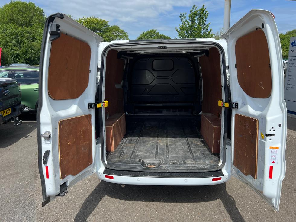 Ford Transit Custom Photo 8949b641-1853-4680-9668-ce6343ca850e.jpeg