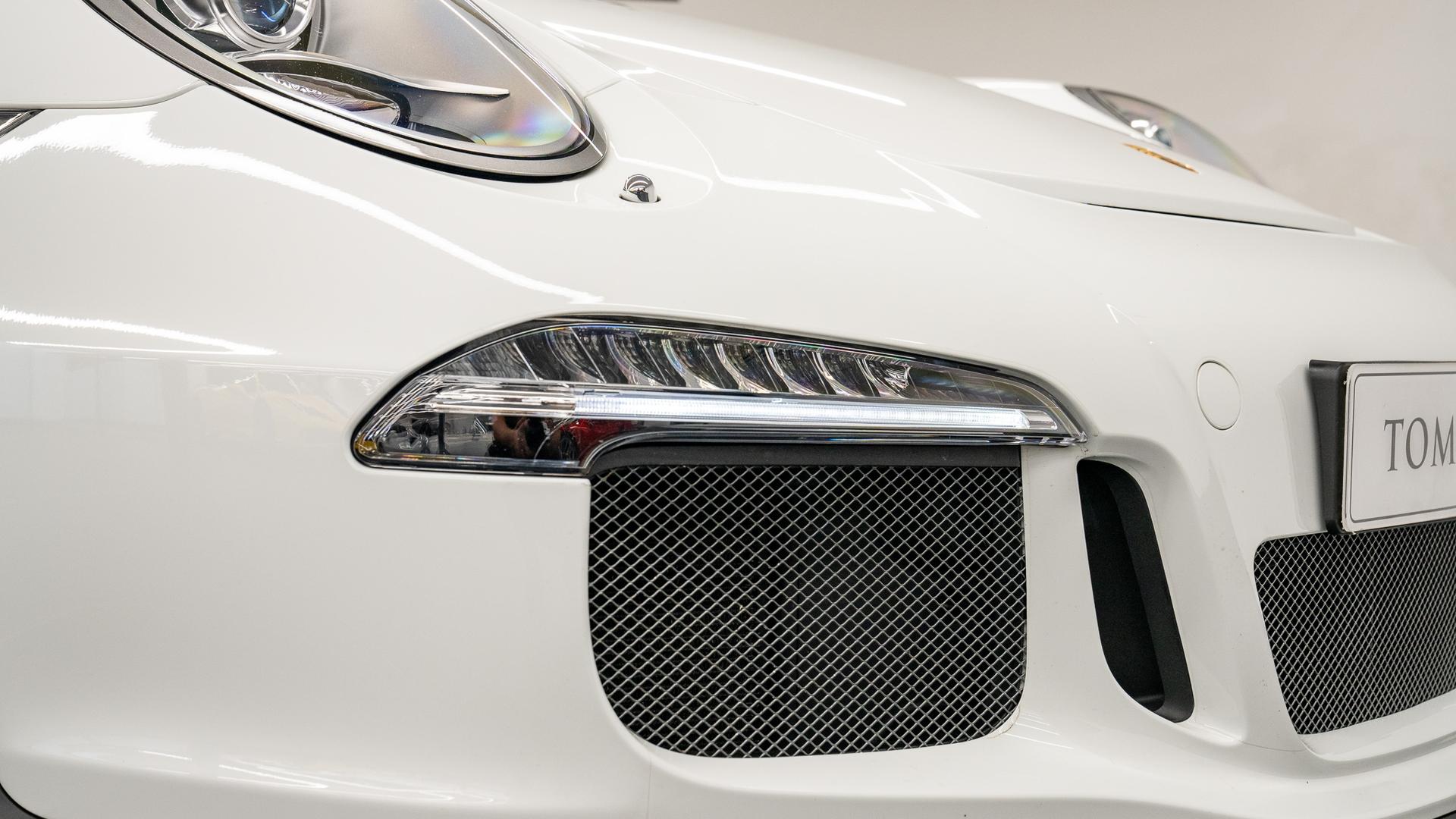 Porsche 911 Photo 8952b5ae-c5b9-4e40-97d2-6bf3b92cf359.jpg