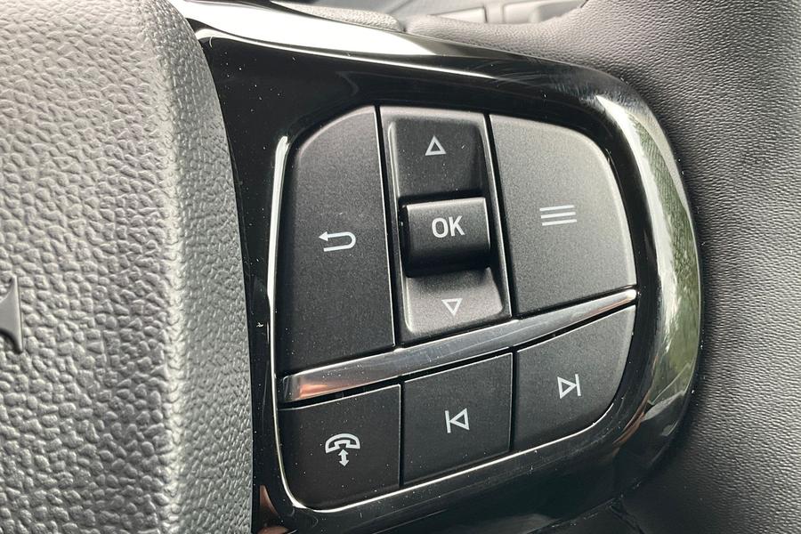 Ford E-TRANSIT CUSTOM Photo 895d4849-ea2c-4b52-b10a-ea495e9599c8.jpg