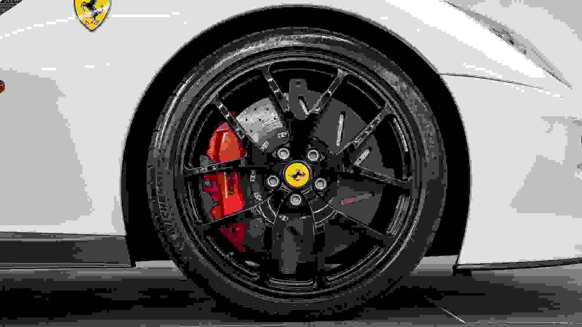 Ferrari 599 Photo 895fb4da-4806-411a-a2c0-bdda92162217.jpg