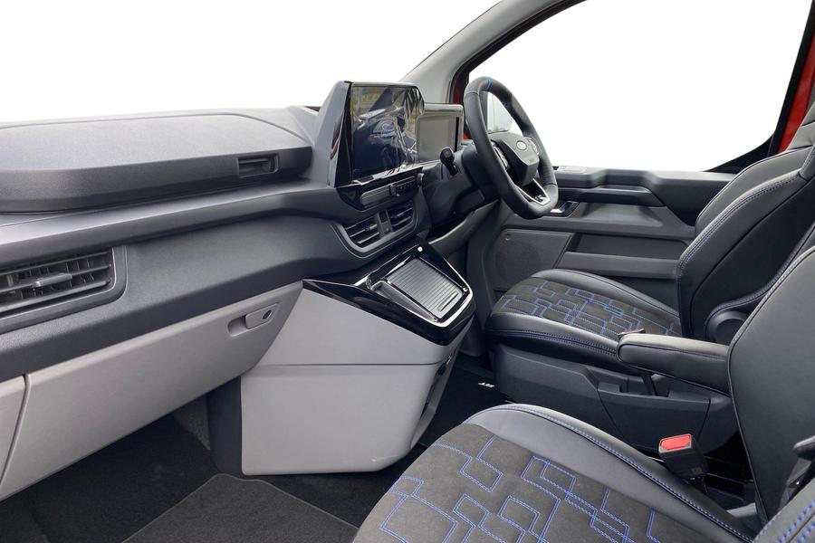 Ford TRANSIT CUSTOM Photo 896e6e8c-1854-4ac0-b76a-85051dbfe1fc.jpg