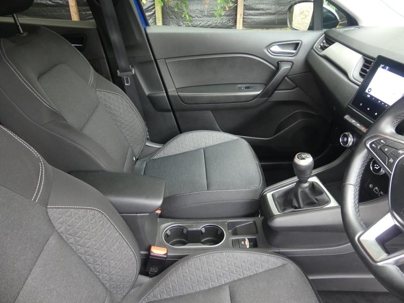 Renault Captur Photo 89703d2f-1716-4920-941d-a7e54e39d488.jpg