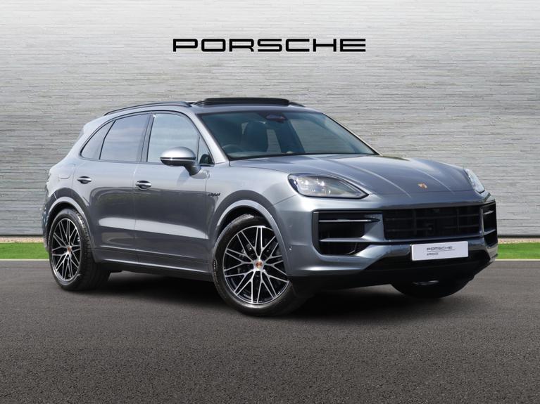Used 2026 PORSCHE Cayenne 3.0 V6 E-Hybrid 25.9kWh Black Edition SUV 5dr Petrol Plug-in Hybrid TiptronicS 4WD Euro 6 (s/s) (470 ps) Grey at JCT600