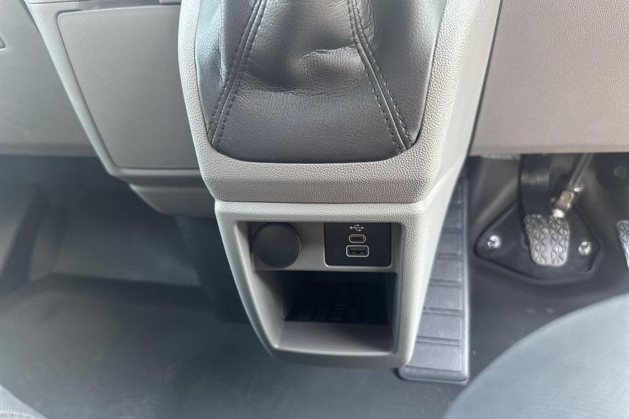 Ford TRANSIT CUSTOM Photo 897a8f29-0185-4fa2-b967-2cd77e95bcb9.jpg