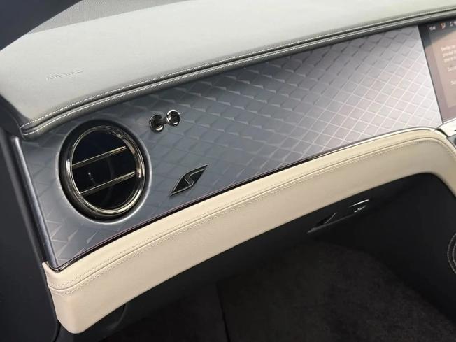 BENTLEY Continental Photo 16