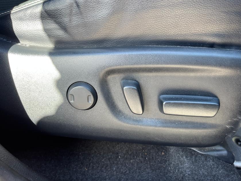 Toyota RAV4 Photo 89bdd0f9-33de-4290-80e8-15eeb5d951a2.jpg