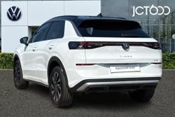 Volkswagen T-Roc Photo 3