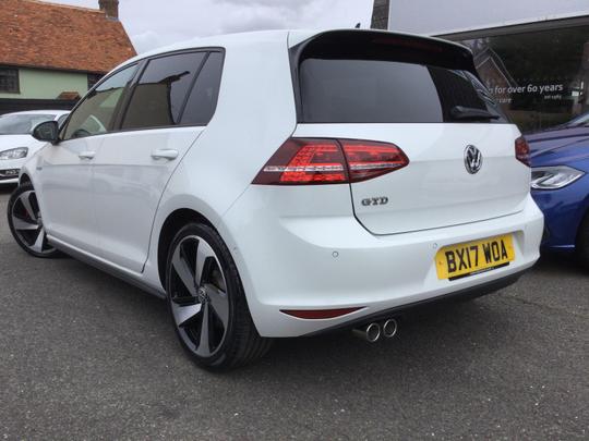 Volkswagen Golf Photo 89cc3635-4d99-4e42-a4d8-4c7eec590ba9.jpg