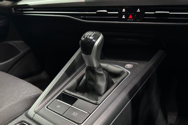 VOLKSWAGEN Golf Photo 23