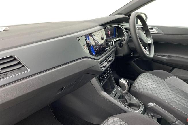 VOLKSWAGEN Taigo Photo 4
