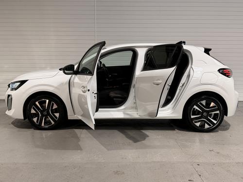 Peugeot 208 Photo 89f82870-a97d-419b-8e55-7f39be1e7a14.jpeg