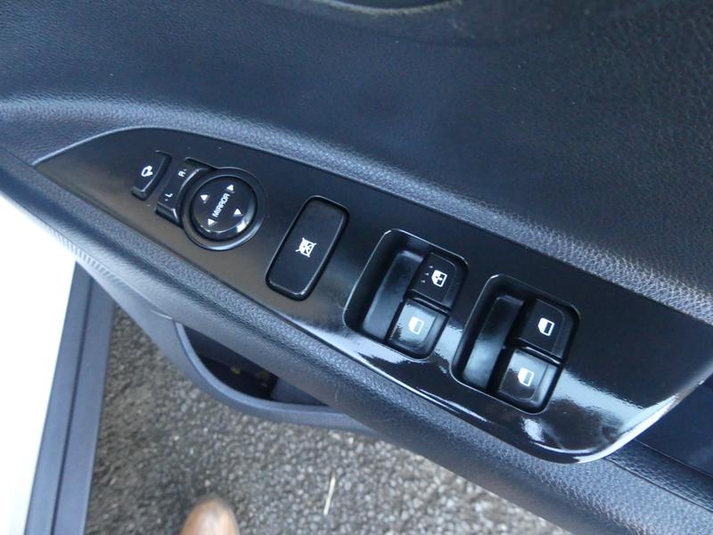 Kia Stonic Photo 89f8b444-ceb0-4769-88d1-0d297de00073.jpg
