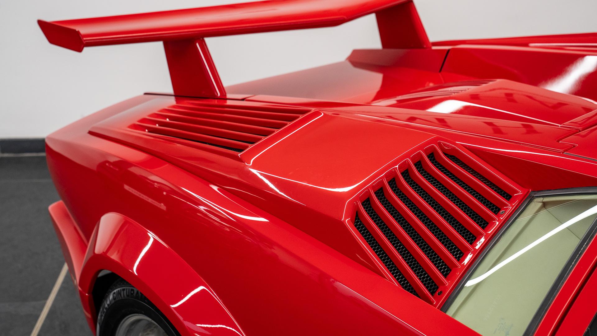 LAMBORGHINI Countach Photo 89fced57-de26-4b3d-9382-83d6ae29bfd1.jpg