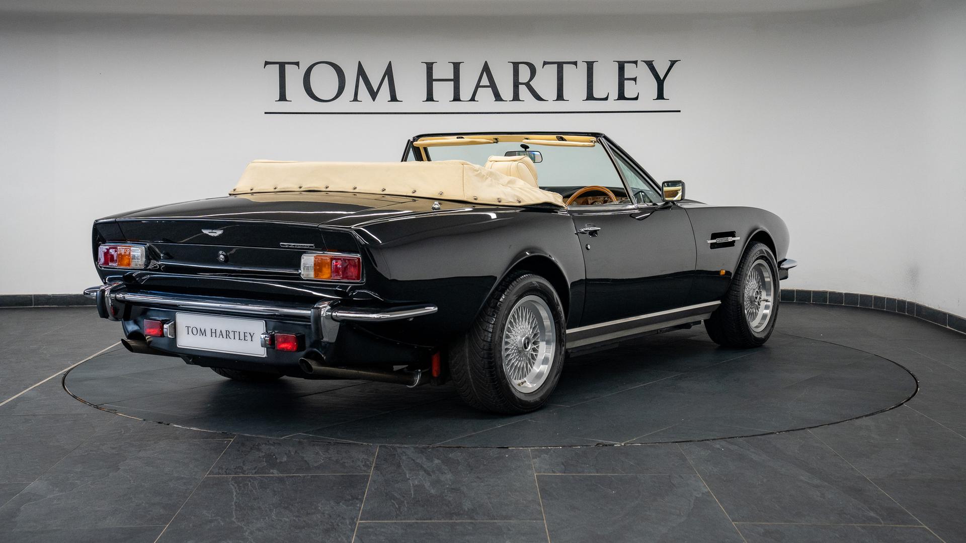 Aston Martin V8 Photo 8a189310-c9d0-4d11-b522-cb12a9ac9447.jpg