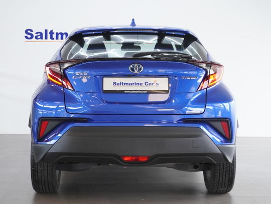 Toyota C-HR Photo 8a1a9320-b2a2-430b-9f26-2e7a59f1fff7.jpg
