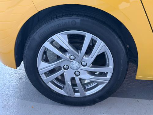 Peugeot 208 Photo 8a219be0-ddb8-4c96-8b1d-b0800596de40.jpeg