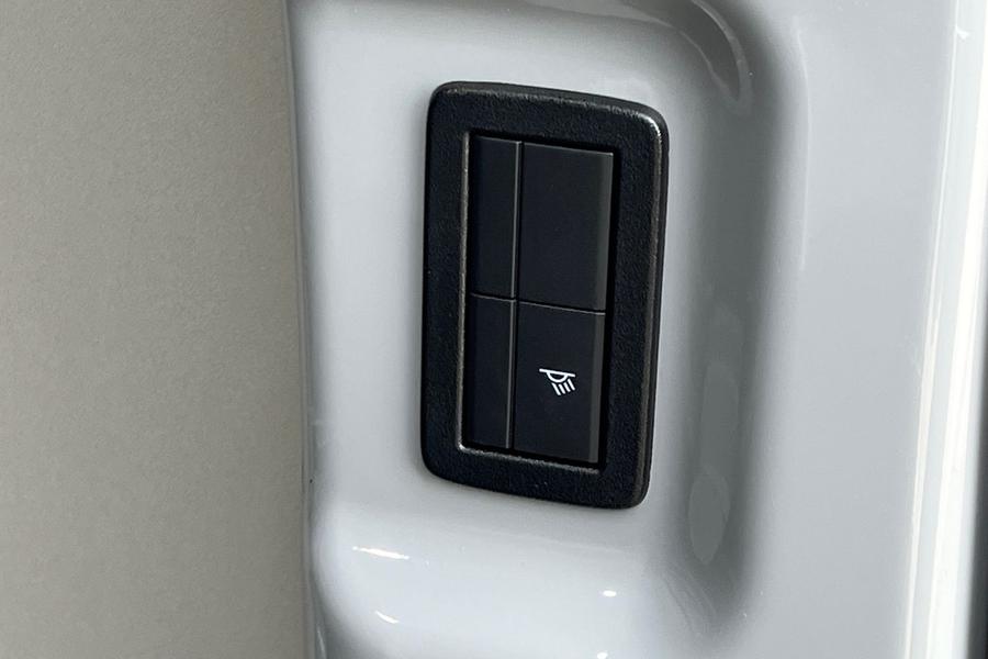 Ford TRANSIT CUSTOM Photo 8a2c0736-a17a-497f-be6d-cfd3abf52902.jpg