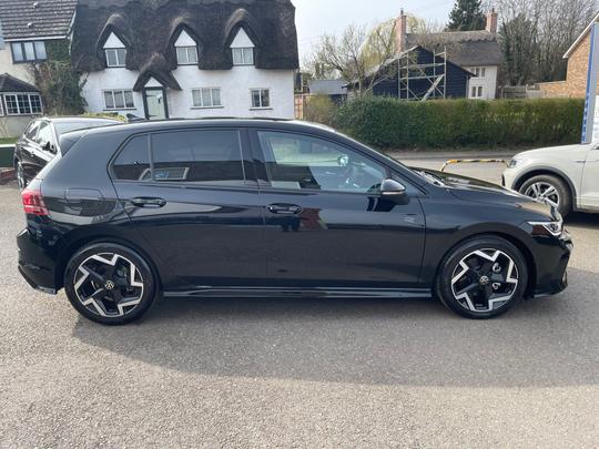 Volkswagen Golf Photo 8a2ed8db-faf4-4941-948d-b43cb9429a44.jpg