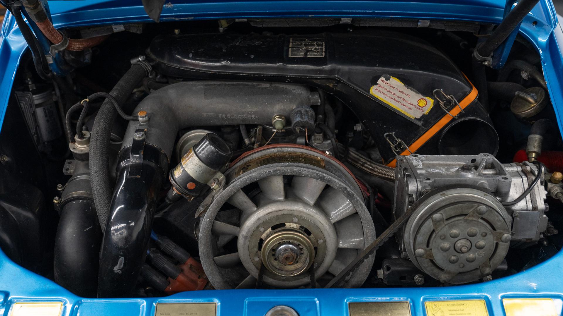Porsche 911 Photo 8a32f1fd-fa21-46b2-b09f-1b051380841f.jpg