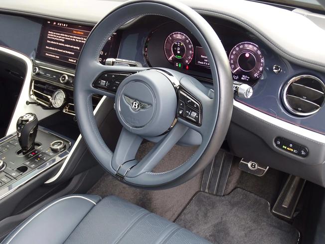 BENTLEY Flying Spur Photo 12