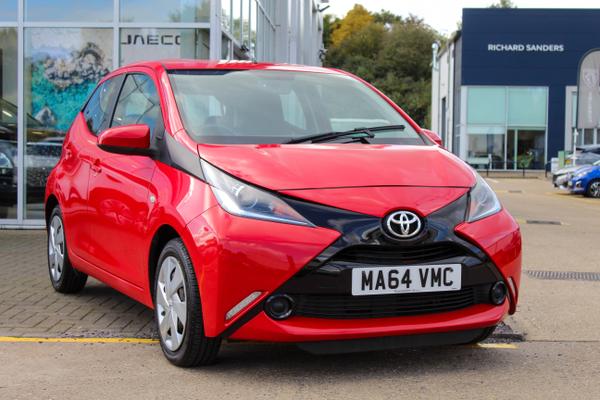 Used 2014 Toyota AYGO 1.0 VVT-i x-play Hatchback 5dr Petrol x-shift Euro 5 Euro 5 (68 ps) at Richard Sanders