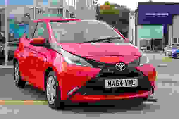 Used 2014 Toyota AYGO 1.0 VVT-i x-play Hatchback 5dr Petrol x-shift Euro 5 Euro 5 (68 ps) Red at Richard Sanders