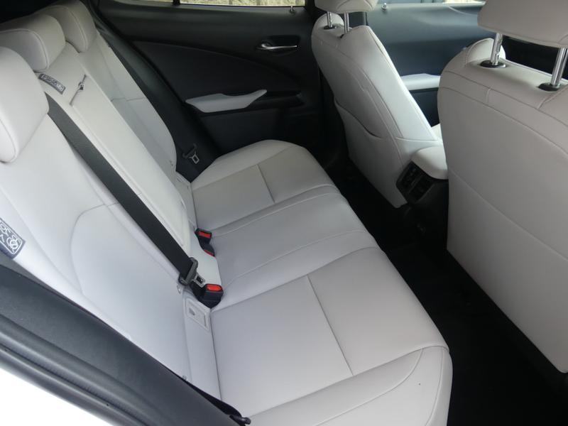 Lexus UX Photo 8a6cdd91-f07d-4acd-91e5-0bad13f1e034.jpg