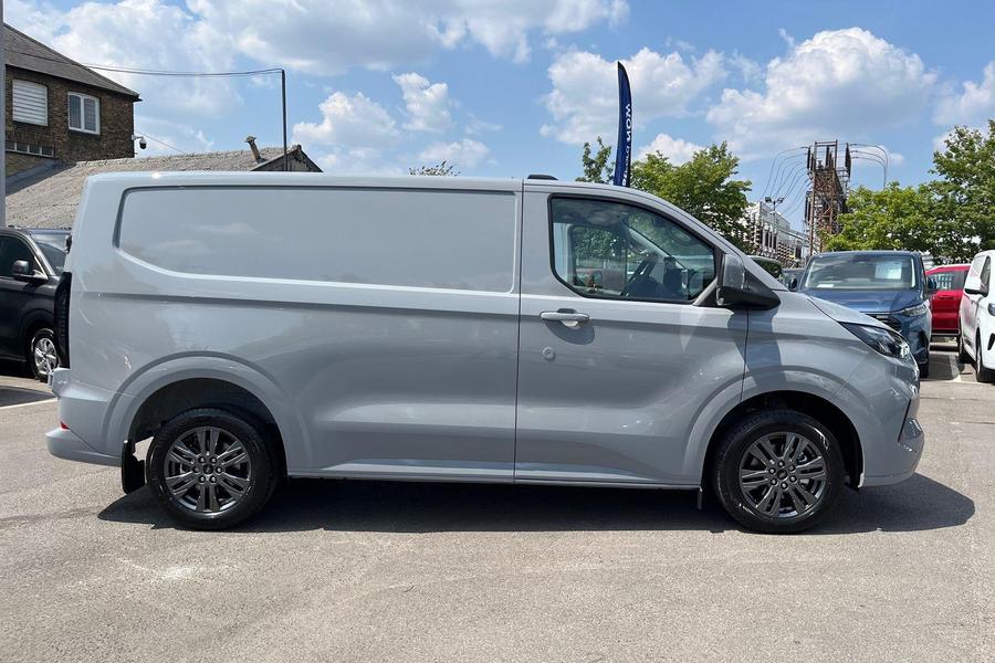 Ford TRANSIT CUSTOM Photo 8a7805b0-36c8-4ff2-afcc-830cfa776f25.jpg