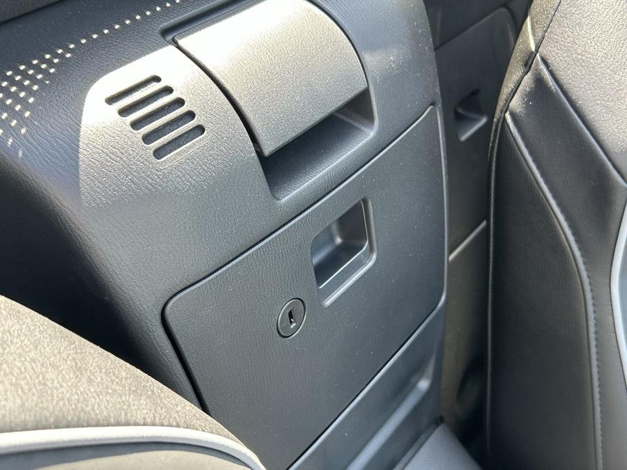 Mazda MX-5 Photo 8a9f49c9-6ba1-4046-9a18-bc46289b3f9b.jpg