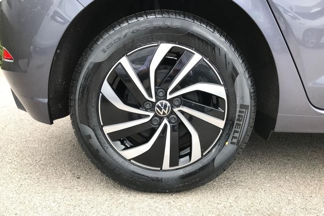 VOLKSWAGEN Polo Photo 5