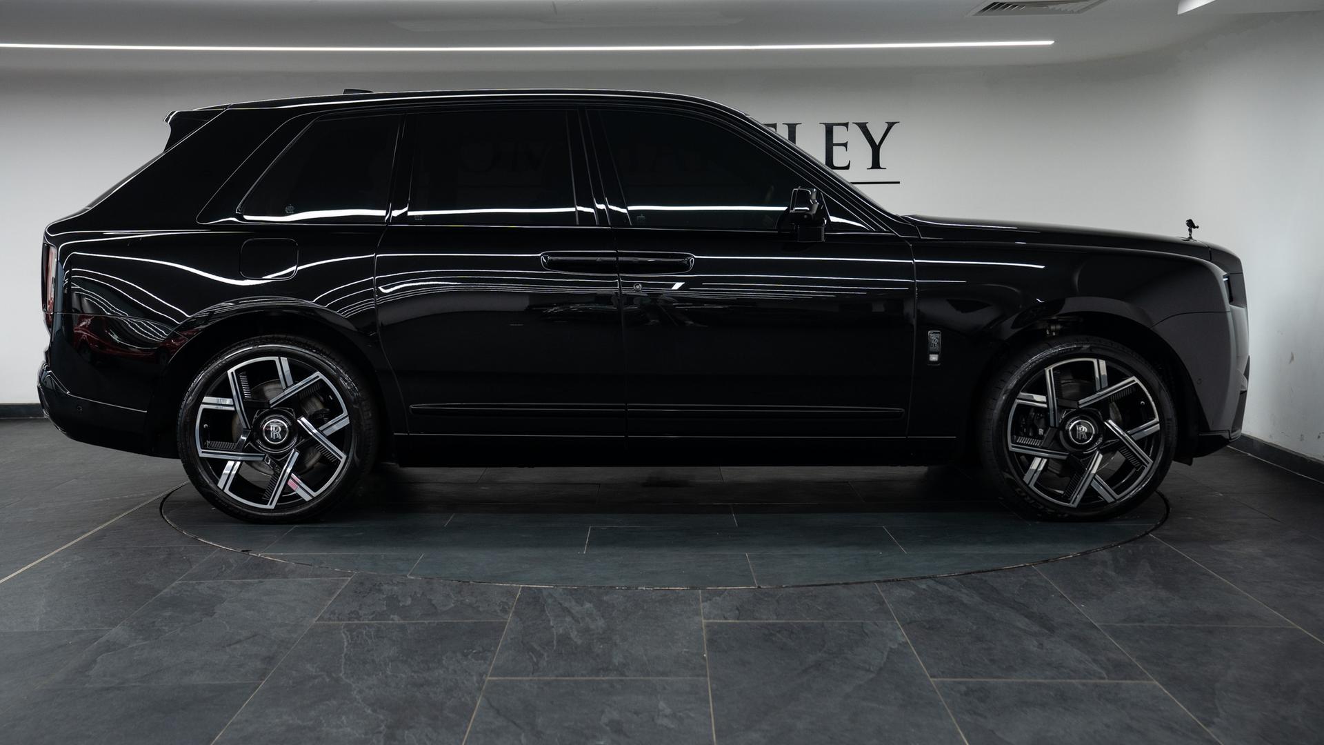 Rolls-Royce Cullinan Series II Photo 8aab4b98-12cc-432d-a824-01be995dd488.jpg