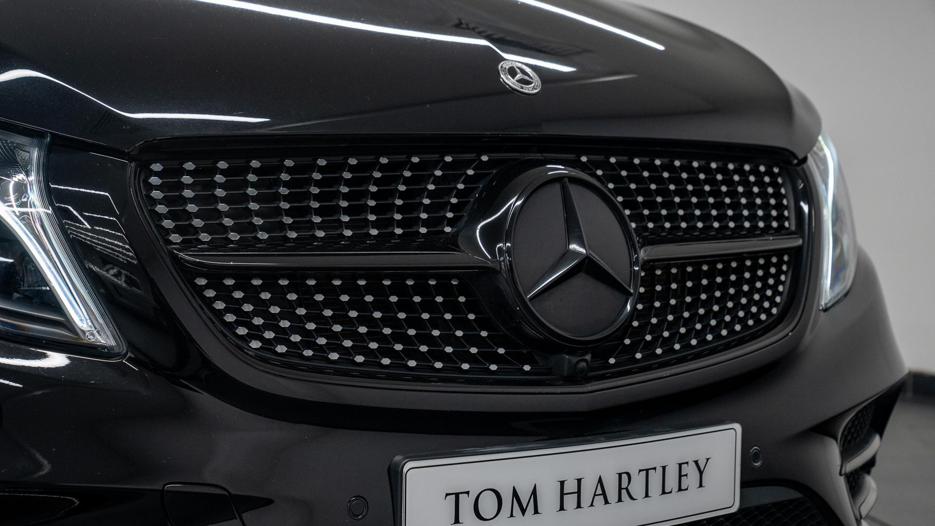 Mercedes-Benz V300 AMG Line Photo 8aae5f96-9cf5-4c51-a431-c37bc5d041e7.jpg