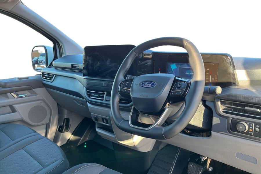 Ford E-TRANSIT CUSTOM Photo 8aaefe24-ecd7-4335-b140-f70d19928dd4.jpg
