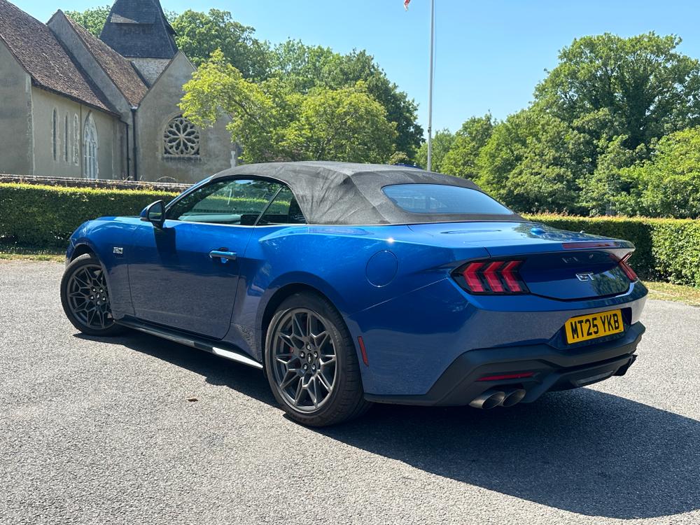 Used Ford Mustang MT25YKB 31
