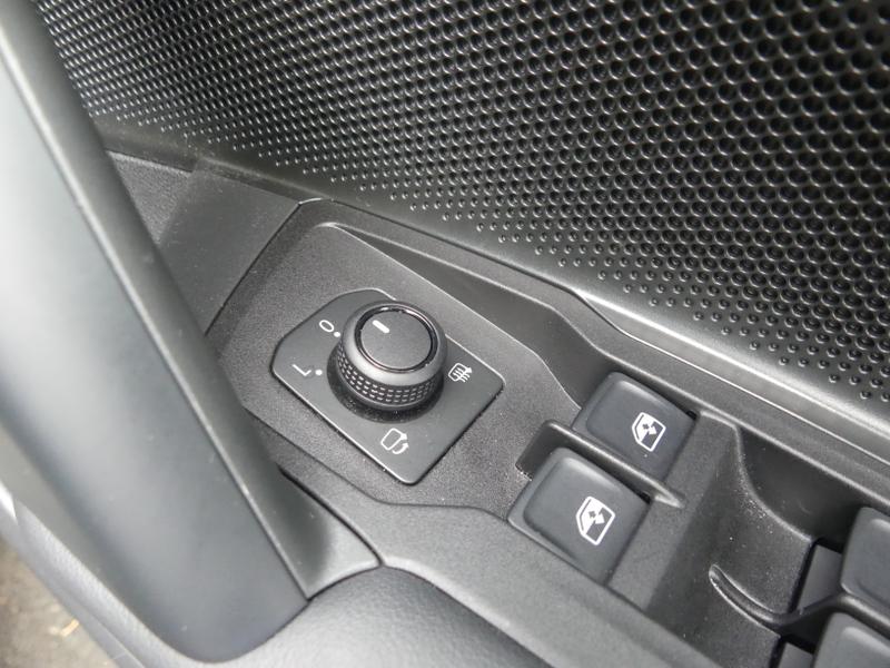 Volkswagen Tiguan Photo 8aca7784-1a60-4087-a906-e933fa9e14ac.jpg