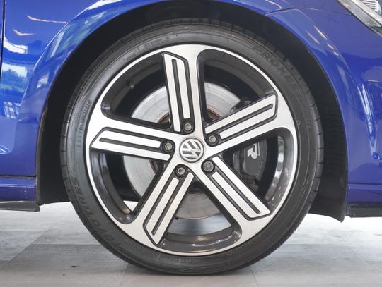 Volkswagen Golf Photo 8acd1b4e-dda1-48b2-8e6b-3ea50acd1e1a.jpg