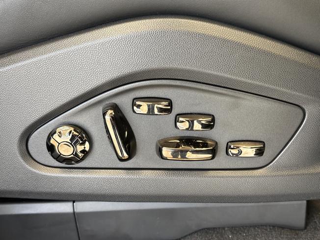 Porsche Cayenne Electric Photo 36