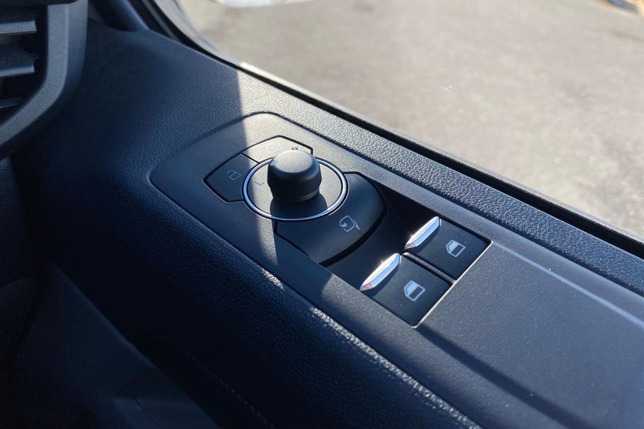 Used Ford TRANSIT CUSTOM L1DCIVMSRT7 29