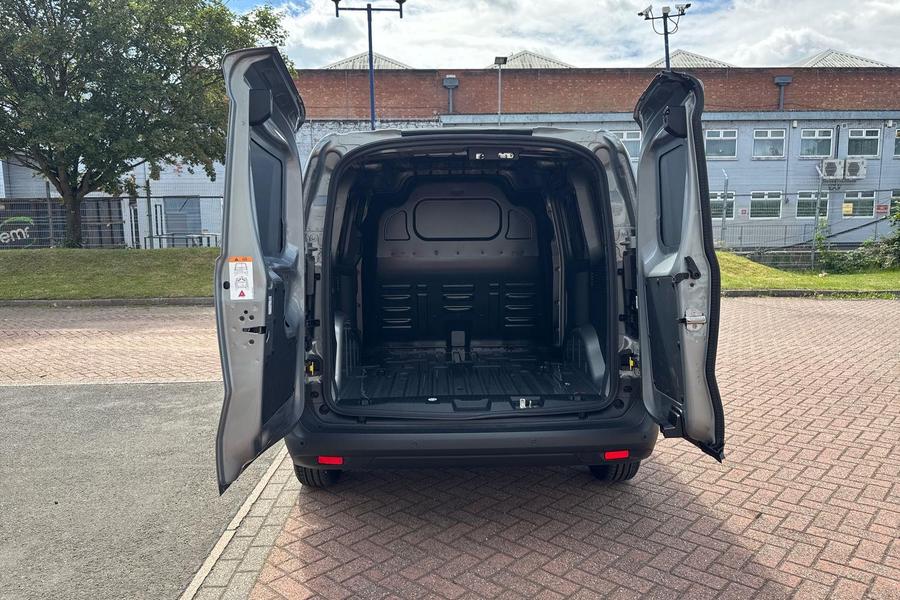 Ford TRANSIT COURIER Photo 8af23266-3010-4e8f-90f7-66a847b42e9e.jpg