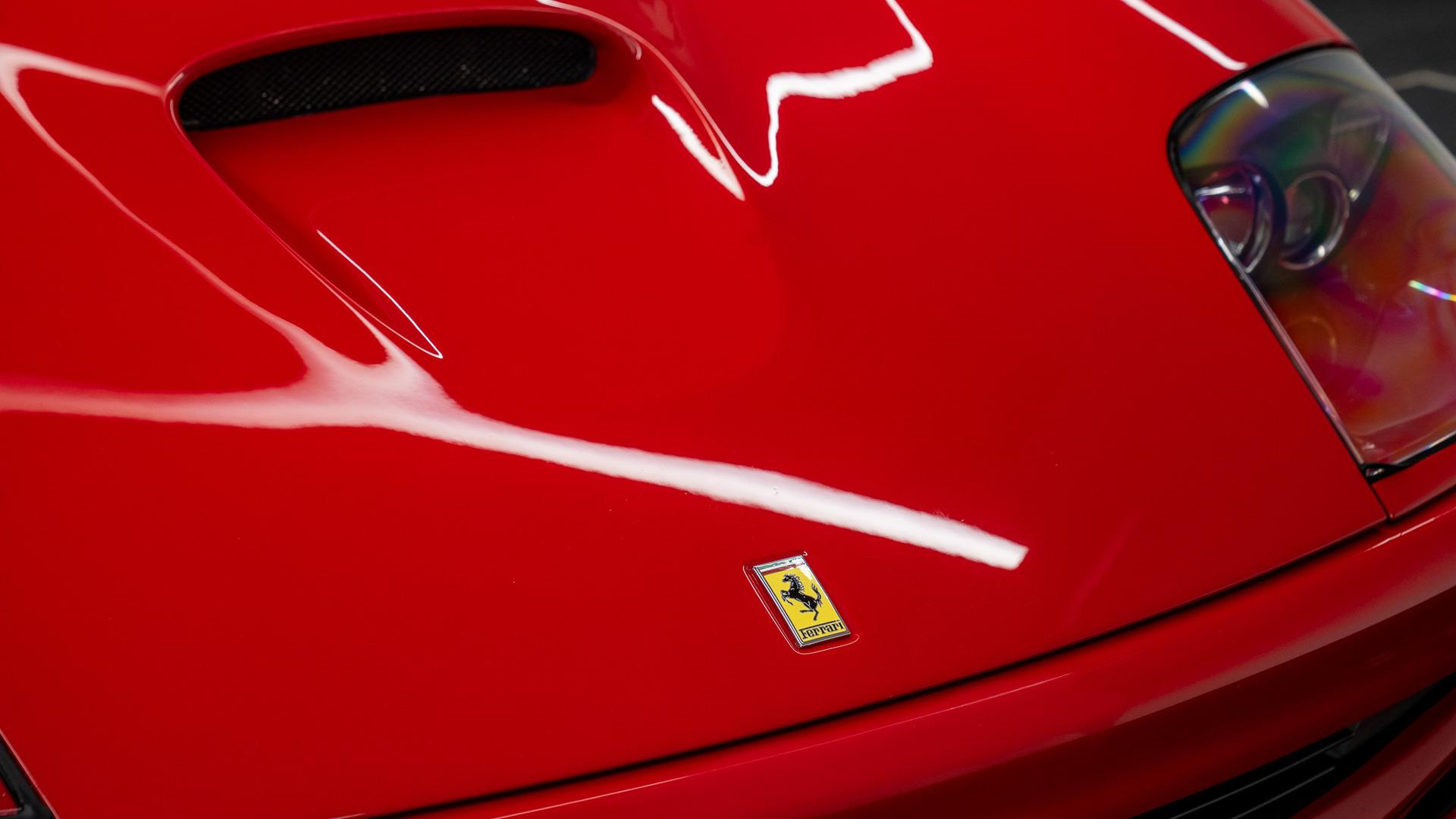 Ferrari 550 Photo 8af8fe93-394b-49d7-8854-e07081d28c90.jpg